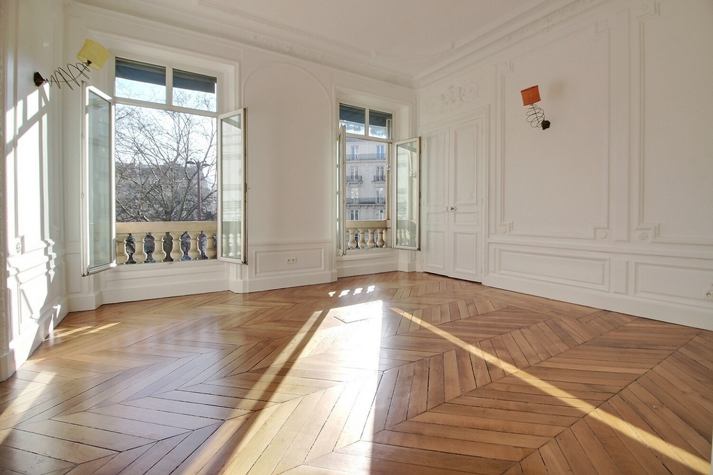 Bureaux à louer Trinité-d'Estienne d'Orves (Métro ligne 12) de 290m² Photo 3