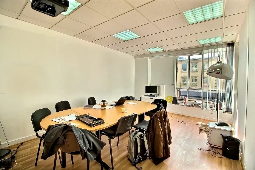 Bureaux à louer Rue Saint-Maur (Métro ligne 3) de 250m² Photo 4