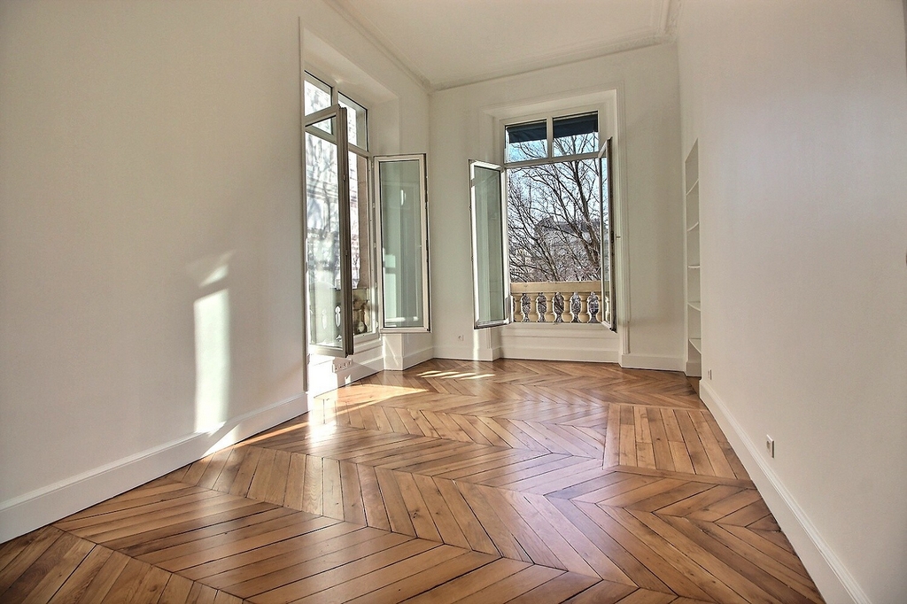 Bureaux à louer Trinité-d'Estienne d'Orves (Métro ligne 12) de 290m² Photo 4