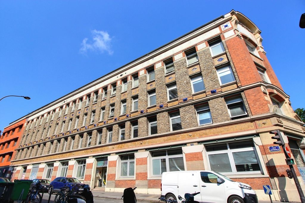 Bureaux à louer Crimée (Métro ligne 7) de 237m² Photo 6